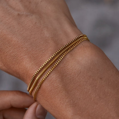 Minimal Curb Bracelet