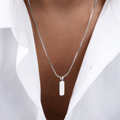 Minimal Pendant & Square Chain